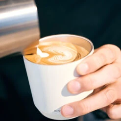 Kinto To-Go Tumbler 240 Ml Mit Stöpsel Weiss -Geschäft Für Kaffeemaschinen Und Zubehör 105560 105560 kinto togotumbler 240ml with plug white 4